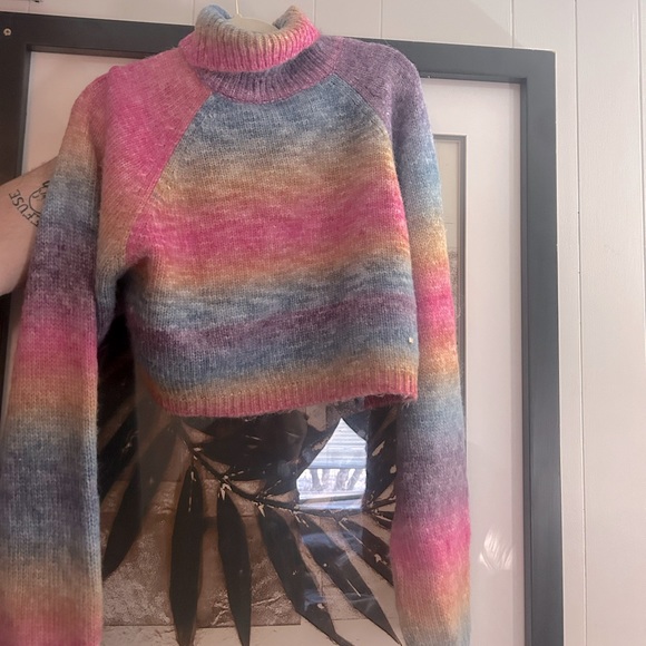 - Oli & Hali pink rainbow turtle neck crop sweater - Picture 1 of 1